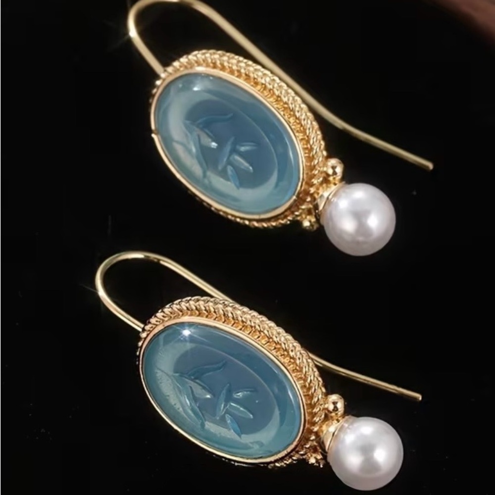 Elegant Gold and Blue Earrings with Pearl Drop - Picture 2 of 5